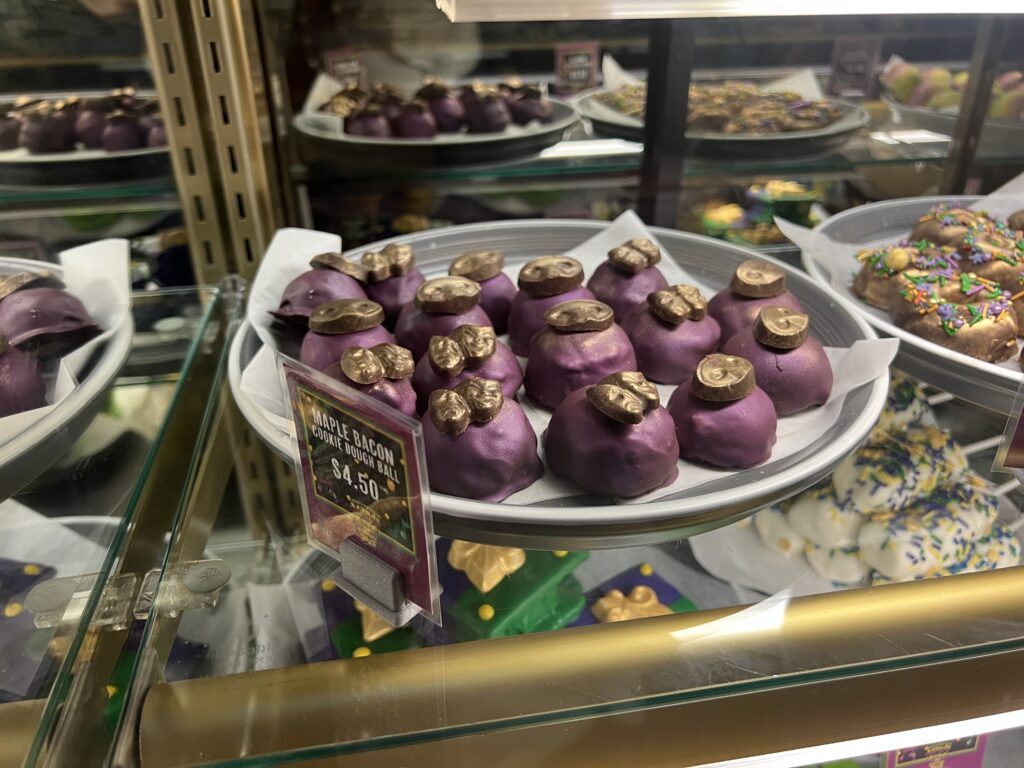 Mardi Gras Tribute Store Desserts